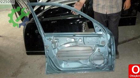 Mercedes-Benz E Serisi Sol Ön Kapı çıkma parça