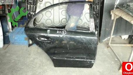 Mercedes-Benz E Serisi Sağ Arka Kapı çıkma parça