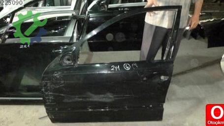 Mercedes-Benz E Serisi Sol Ön Kapı çıkma parça