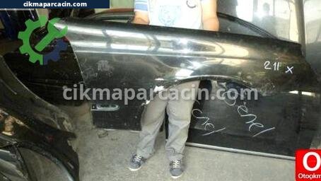 Mercedes-Benz E Serisi Sağ Ön Çamurluk çıkma parça