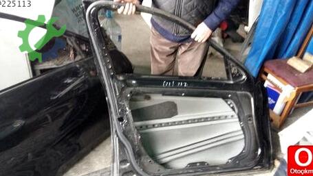 Mercedes-Benz E Serisi Sol Ön Kapı çıkma parça