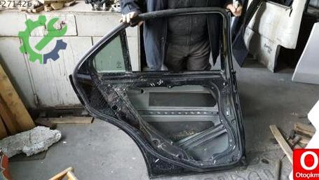 Mercedes-Benz E Serisi Sol Arka Kapı çıkma parça
