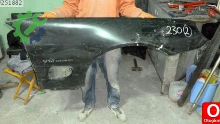 Mercedes-Benz SL Sağ Ön Çamurluk çıkma parça