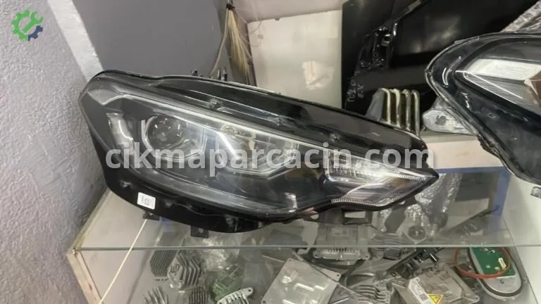 Fiat Egea Sağ Ön Far çıkma parça
