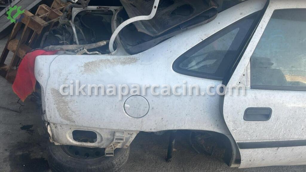 Opel Vectra Sağ Arka Çamurluk çıkma parça