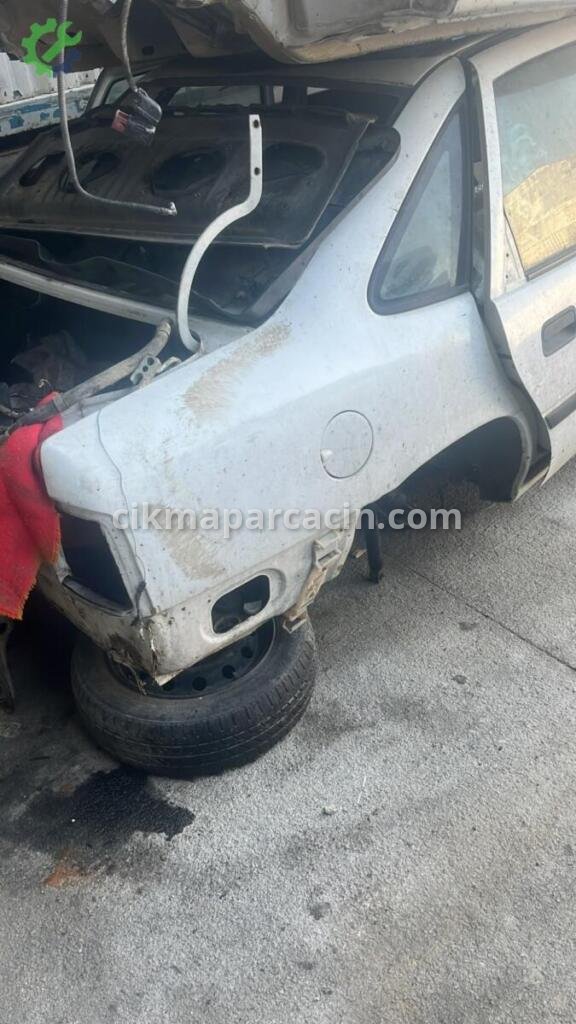 Opel Vectra Sağ Arka Çamurluk çıkma parça