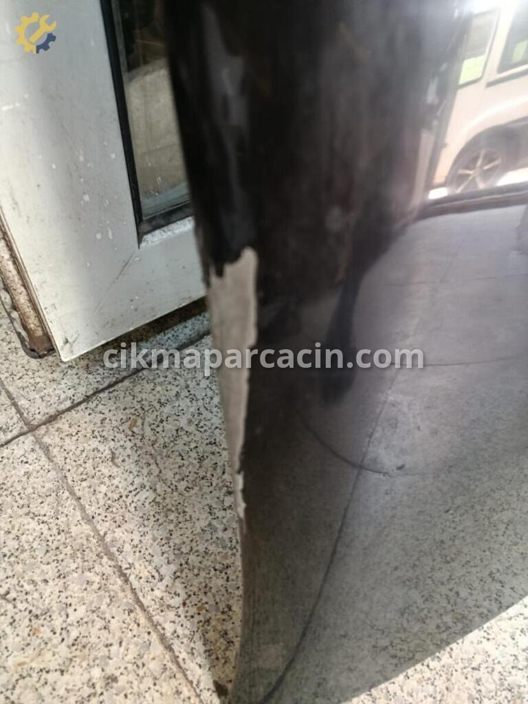 Dacia Sandero Sağ Ön Çamurluk çıkma parça