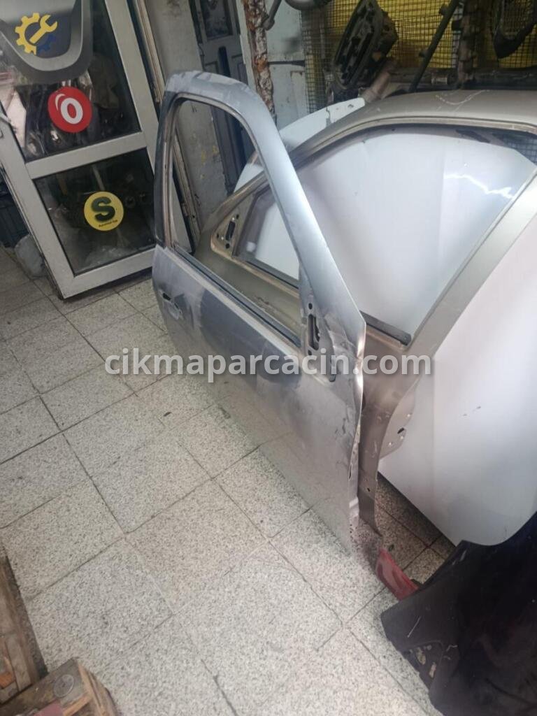 Renault Symbol Sağ Ön Kapı çıkma parça