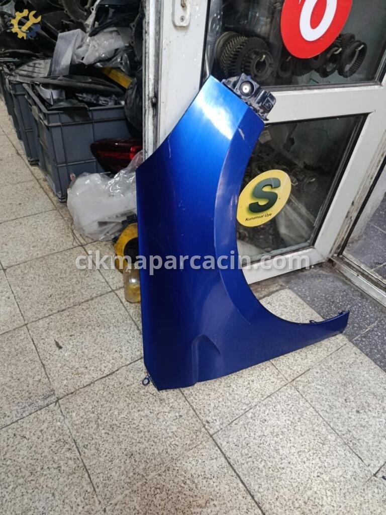 Renault Clio Sağ Ön Çamurluk çıkma parça