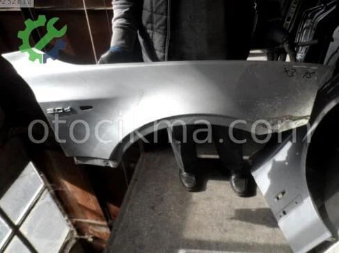 BMW X3 Ön Çamurluk çıkma parça