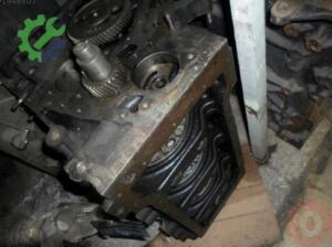 YARIM MOTOR JEEP CHEROKEE VOYAGER 4 SİLİNDİR ARIZALI
