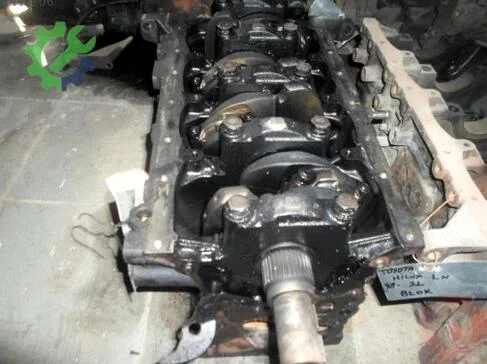 Toyota Hiace Yarım Motor çıkma parça