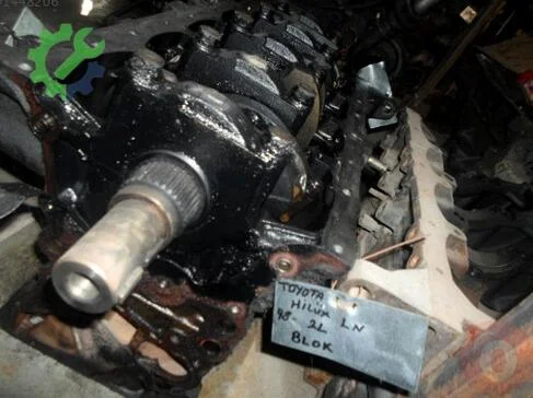 Toyota Hiace Yarım Motor çıkma parça